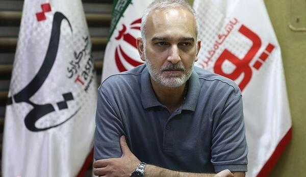عکس بیژن بنفشه خواه در سریال لیسانسه ها