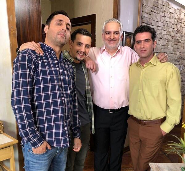 عکس بیژن بنفشه خواه در سریال لیسانسه ها