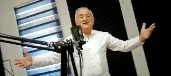عکس سوتی عارف در مناظره