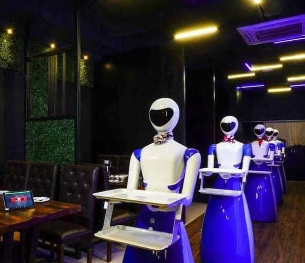 عکس رستوران رباتیک شاهین شهر