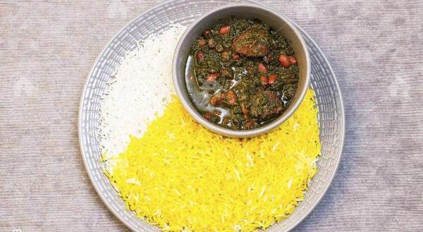 عکس قورمه سبزی تو دیگ