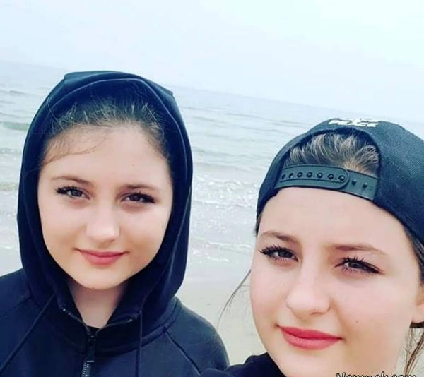 عکس های لو رفته از سارا و نیکا در استخر
