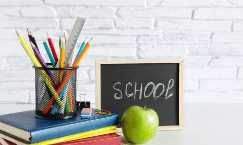 عکس کیف و کتاب مدرسه