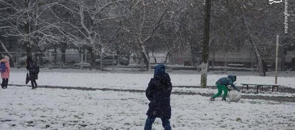 عکس بارش برف کودکانه