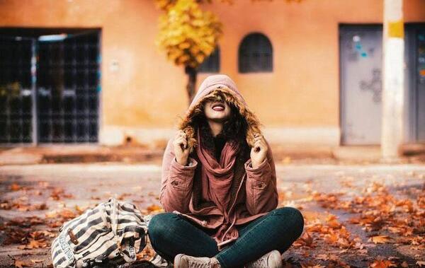 عکس ژست عکاسی هنری دخترانه اینستاگرام