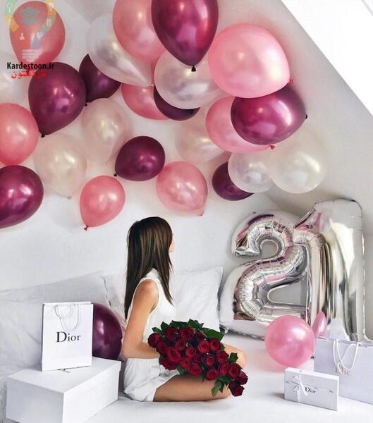 ژست عکس برای تولد با کیک