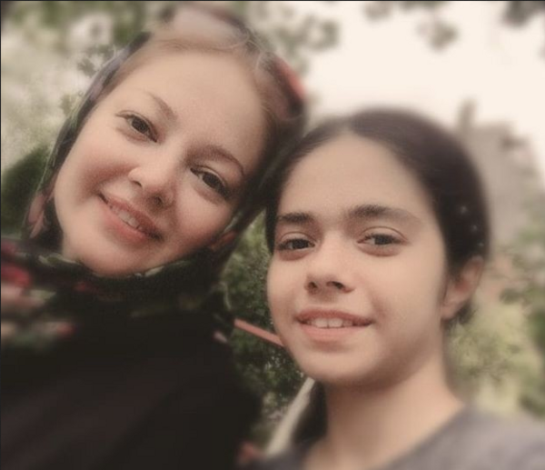 عکس جدید رزیتا غفاری ودخترش