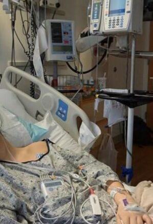 عکس فیک دختر زیر سرم