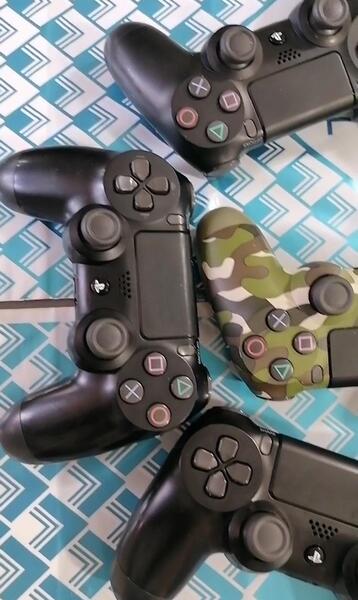 عکس دسته اورجینال ps4