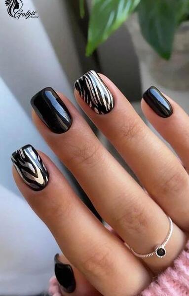 عکس لاک ژل مشکی