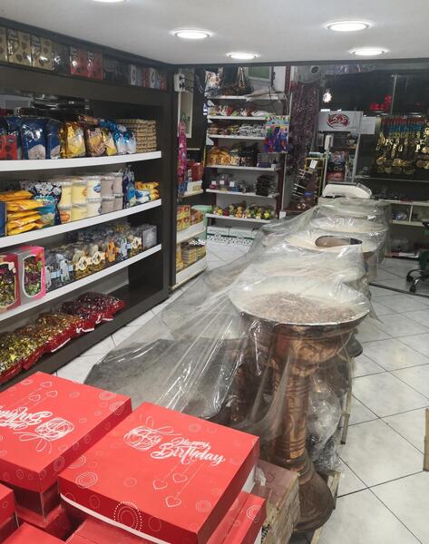 عکس شیرینی فروش