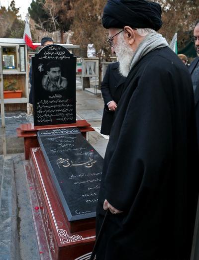 عکس قبر خامنه ای
