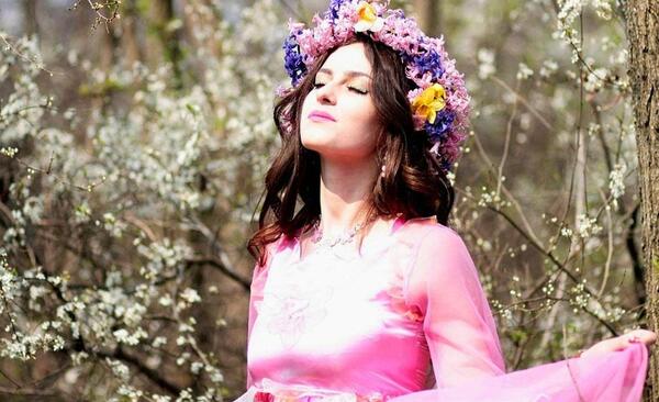 عکس دختر زیبا برای پروفایل بچه گانه