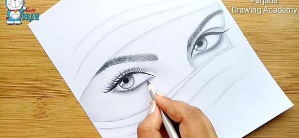 عکس نقاشی صورت روی کاغذ