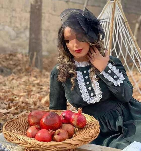 ژست عکس یلدا خانوادگی