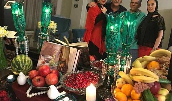 ژست عکس یلدا خانوادگی