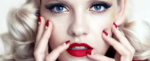 عکس ژلیش ناخن زرشکی