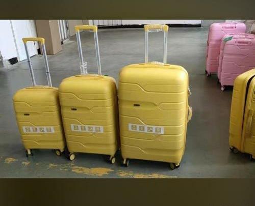 عکس چمدان فایبرگلاس