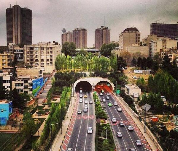 عکس مردی در حال رفتن