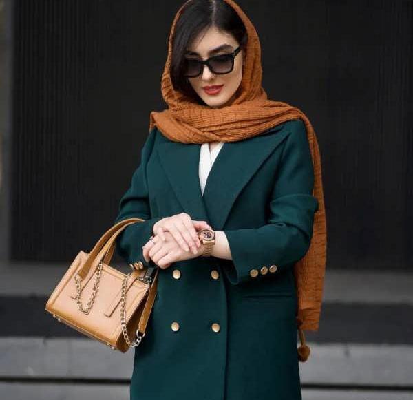عکس مدل مانتو سال ۱۴۰۰ جلو بسته زنانه
