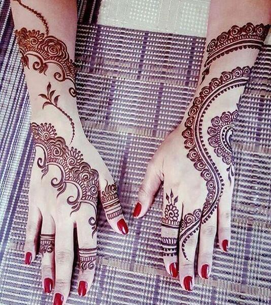 عکس حنا روی دست عروس هندی