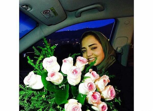 عکس دسته گل در ماشین
