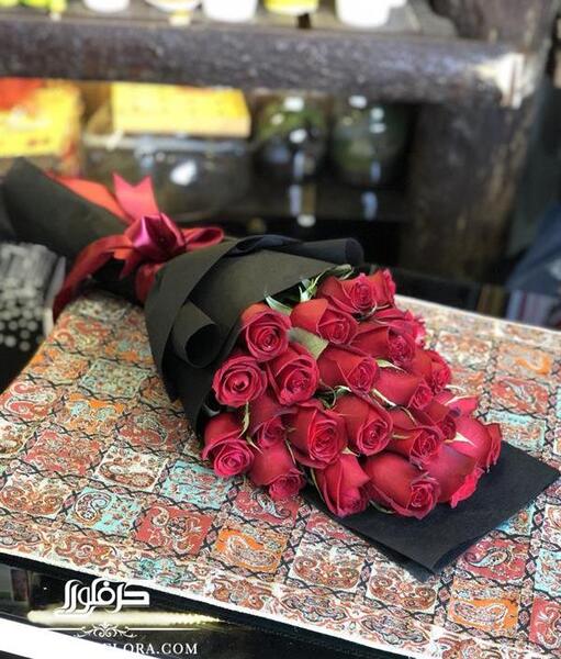 عکس دسته گل در ماشین