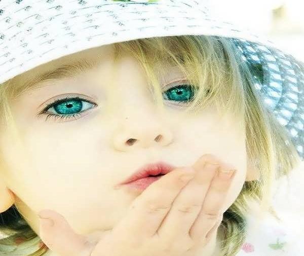 عکس دختر چشم ابی بچه