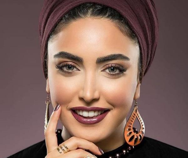 عکس ساناز طاری کشف حجاب