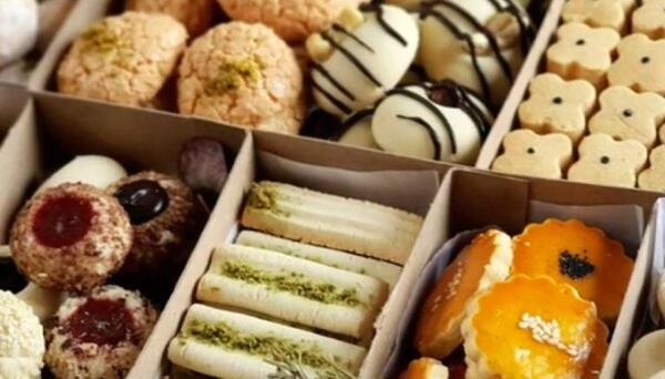 عکس شیرینی کشمشی خانگی