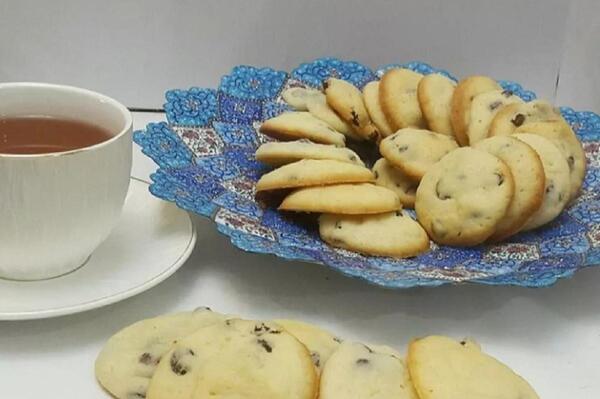 عکس شیرینی کشمشی خانگی