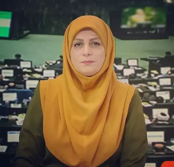 عکس مجری خانم حسنی