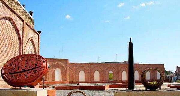 عکس آرامگاه پوریای ولی
