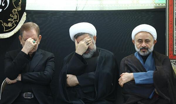 عکس گریه روحانی