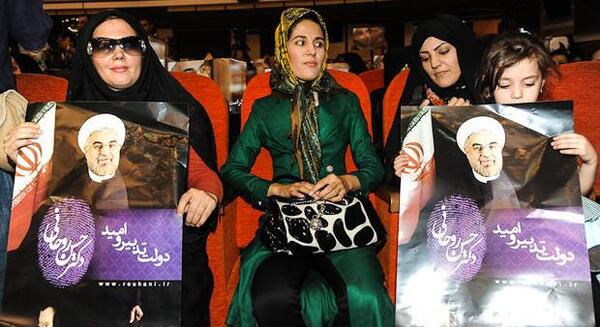 عکس گریه روحانی