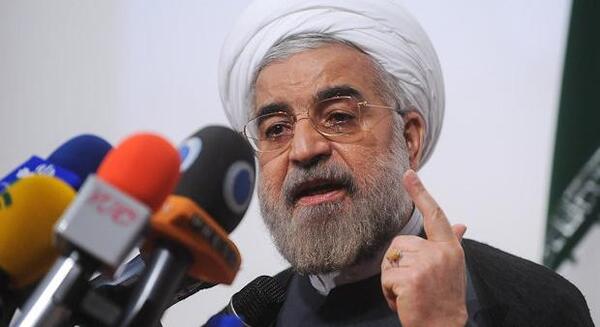 عکس گریه روحانی