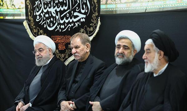 عکس گریه روحانی