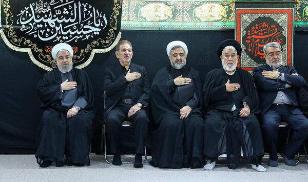 عکس گریه روحانی