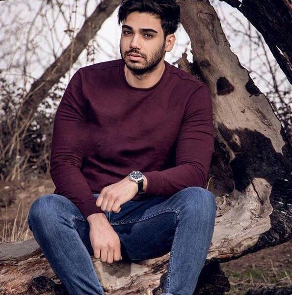عکس سینا درخشنده و طرفدارانش