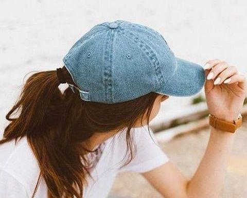 عکس ژست عکاسی با کلاه زمستانی