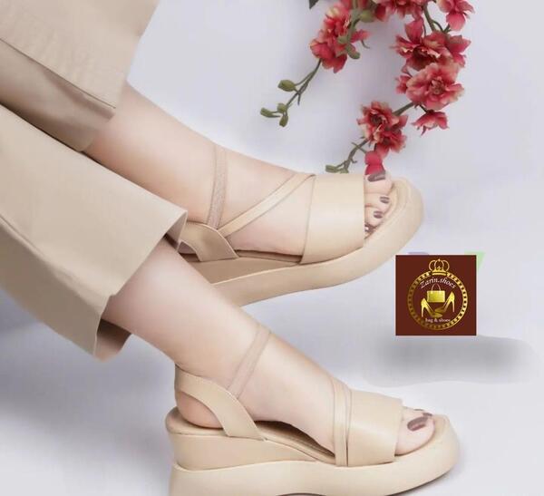 عکس کفش زنانه قرمز