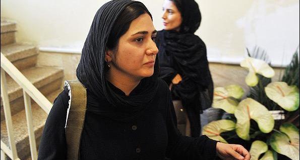 عکس حامد بهداد در مراسم ختم پدرش