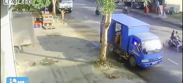 عکس پشت صحنه له شدن ماشین در سریال اقازاده