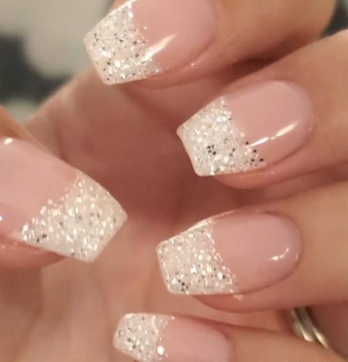 عکس ژلیش ناخن اکلیلی