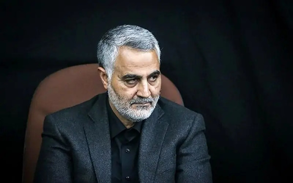 عکس حاج قاسم سلیمانی با خانواده