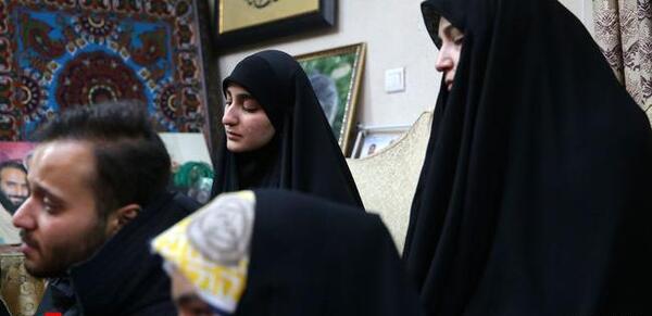 عکس حاج قاسم سلیمانی با خانواده