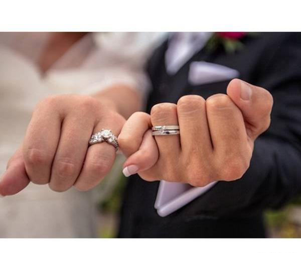 عکس داماد و عروس در باغ