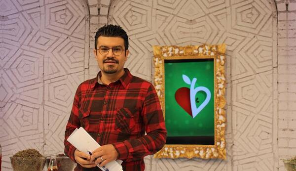 عکس مجری برنامه طبیب