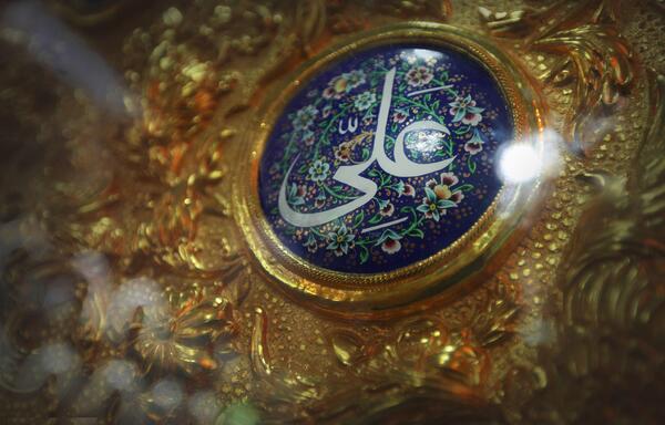 عکس امام علی با فرق شکافته