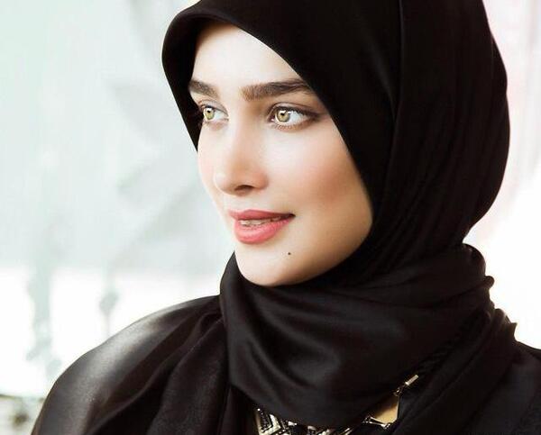 عکس دختر با حجاب مینیاتوری